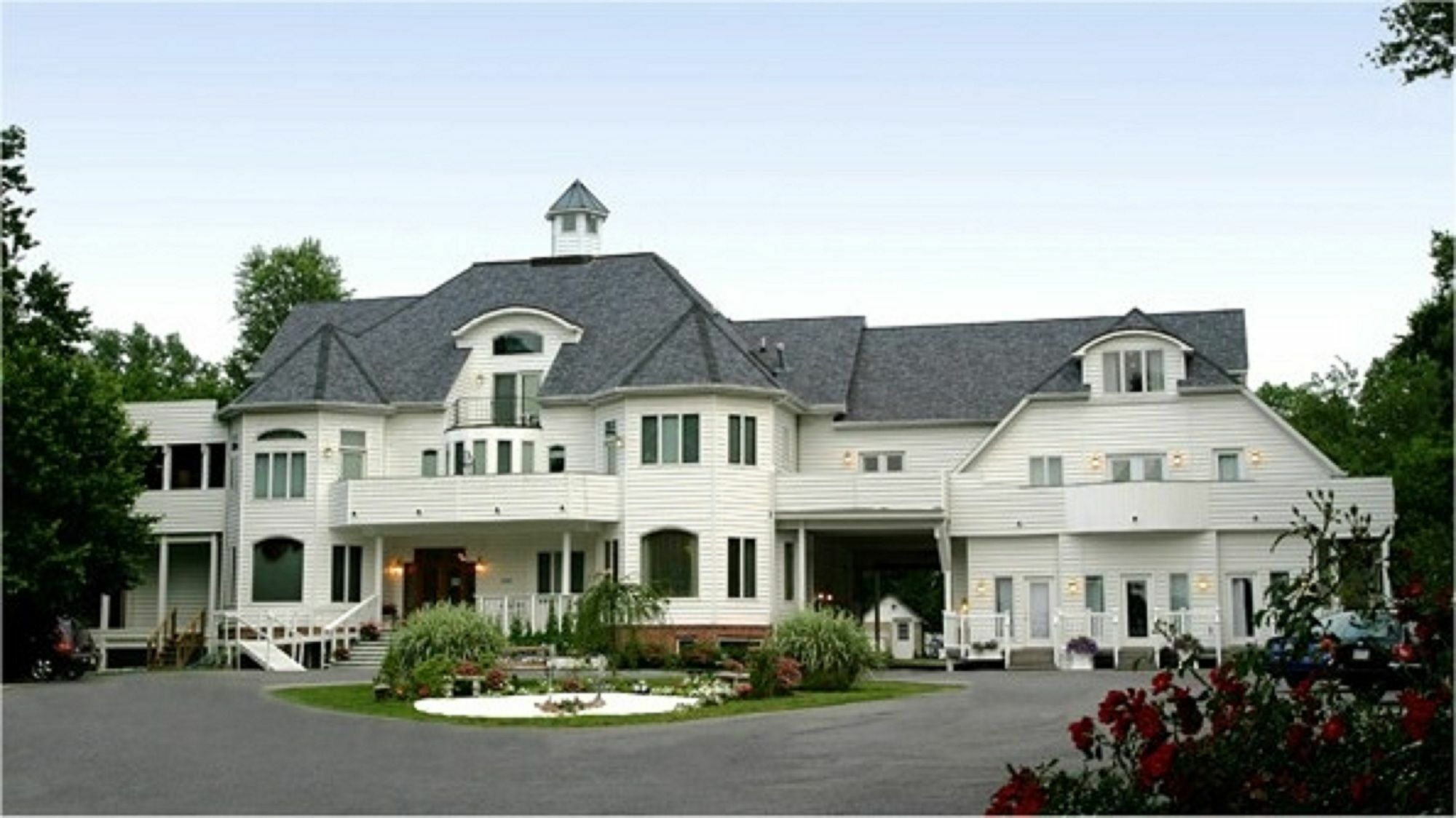 The Columbia Inn At Peralynna Dış mekan fotoğraf
